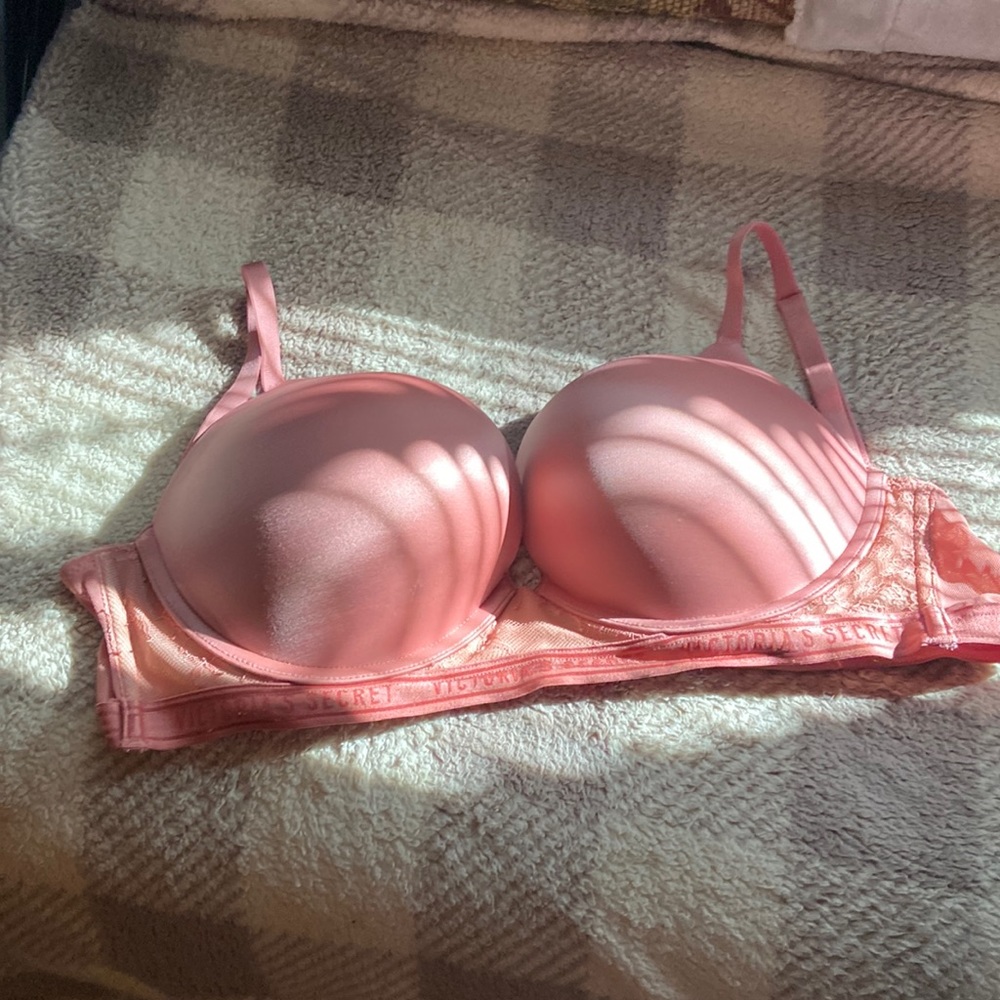 Victoria Secret Bombshell bra 34D